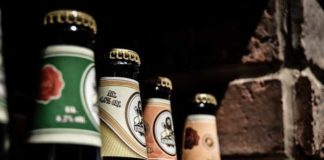 De Australische overheid controleert nu ook de alcoholconsumptie van lockdowned ongevaccineerden