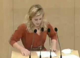 Vaccinventer Oostenrijks parlementslid stort in parlement in elkaar