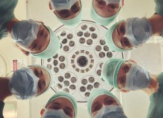 VK: 81% van de Covid-19 sterfgevallen onder de gevaccineerden, mannelijke tienersterfgevallen sinds de prik met 63% gestegen, Covid-19 sterfgevallen 12 keer hoger dan deze tijd vorig jaar