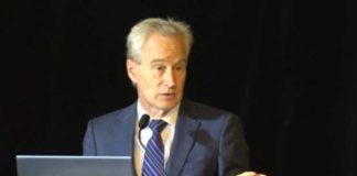COVID-deskundige Dr. Peter McCullough: “In dit stadium gaat het niet over COVID. Het gaat over een soort totalitaire overname die over de hele wereld plaatsvindt. Er is iets heel duisters aan de hand”