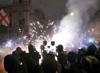 Million Mask March demonstranten slaags met politie in Londen
