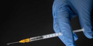 Meer dan 25% zegt iemand te kennen die is overleden aan het COVID-vaccin