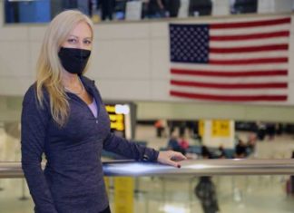 Covid-vaccin bijwerkingen – Verhaal van een stewardess “Ik ben op social media een ‘pestrat’ genoemd door mensen van wie ik dacht dat ze mijn vrienden waren”