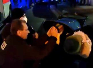 Politiegeweld 2021: Baby getroffen door pepperspray