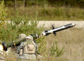 Rusland schenkt buitgemaakte westerse wapens aan de troepen van Donbass
