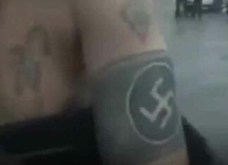 Waarom Russen de tatoeages van mannen controleren bij het verlaten van Mariupol: NAZI’S!