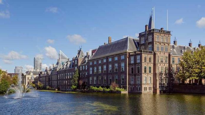 The_Hague_Netherlands_Binnenhof-01