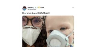 Rebecca Foat: 40-jarige Canadese vrouw heeft onmiddellijk spijt van deugdsignalering, foto te tweeten van haar baby die mRNA-injecties krijgt