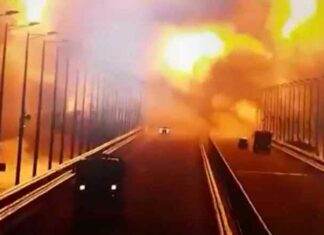 De explosie op de brug van Kerch vastgelegd op CCTV-camera’s (Video)