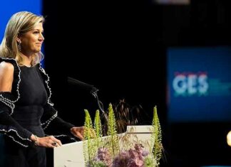 Koningin van Nederland is enthousiast over digitaal geld: Politici eisen nu antwoorden