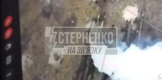Oekraïense nazi’s in tank overrijden gewonde Russische soldaat (Video)