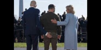 Internet explodeert na beeld van Creepy Joe Biden die Zelensky betast viraal gaat