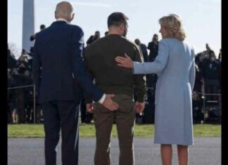 Internet explodeert na beeld van Creepy Joe Biden die Zelensky betast viraal gaat