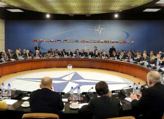 NAVO besluit Rusland in Oekraïne aan te vallen