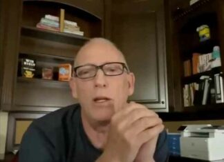VIDEO: Dilbert-bedenker Scott Adams waarschuwt blanken ‘ga als de donder weg’ van zwarten, nu uit enquête blijkt dat ze niet ‘oké’ zijn met blank zijn