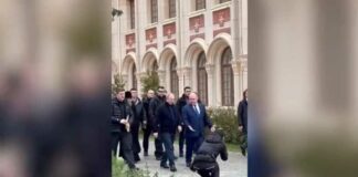 Als Poetin zwak lijkt voor het Westen in nieuwe video waarop hij mank zou lopen, stel je dan eens voor hoe zwak Biden lijkt voor Rusland