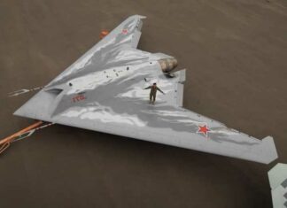 Ruslands S-70 Okhotnik zware stealth drone begint Oekraïense troepen te bestoken terwijl Kiev wanhopig op F-16’s wacht