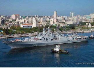 BREAKING: Cuba kondigt aan dat het gereed is Russische raketten te accepteren terwijl Russische marine 225 km uit de kust van de VS arriveert