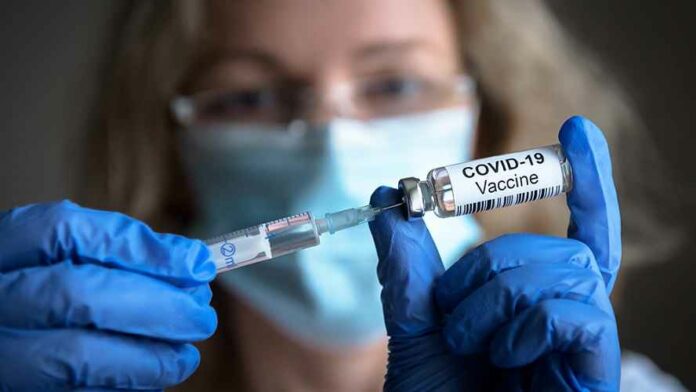 Covid-19-vaccin naald