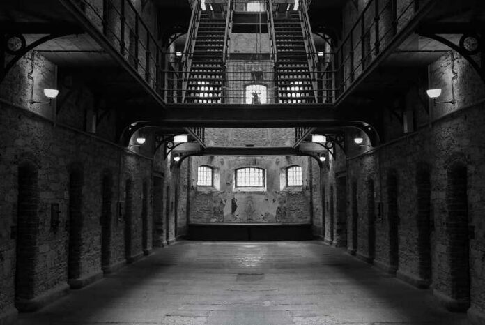 cel-jail-gevang-pixa