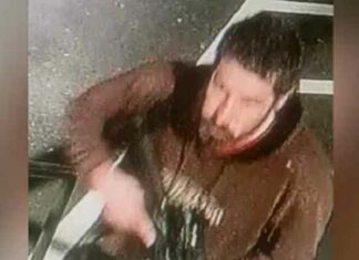 CIA gedachtencontrole: Schutter uit Maine begon “stemmen te horen” nadat hij een mysterieus gehoorapparaat had gekregen