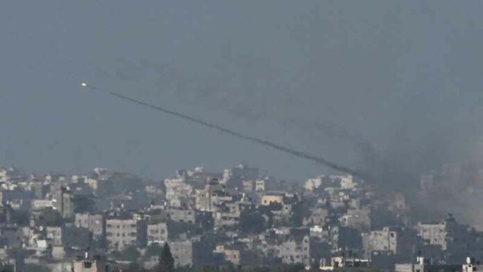Gaza-Rockets-Sky