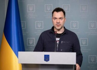 Presidentieel adviseur Oekraïne: “Het Westen kwam naar deze oorlog met de broek op de enkels”