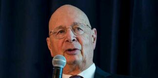Klaus Schwab geeft toe dat ‘politieke revolutie’ tegen de ‘Grote Reset’ zijn agenda verwoest
