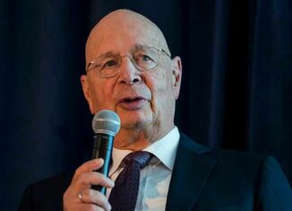 Klaus Schwab geeft toe dat ‘politieke revolutie’ tegen de ‘Grote Reset’ zijn agenda verwoest