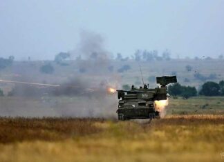 Massale Russische bombardementen in Oekraïne gericht op het vernietigen van westerse wapens en F-16’s (Video’s)
