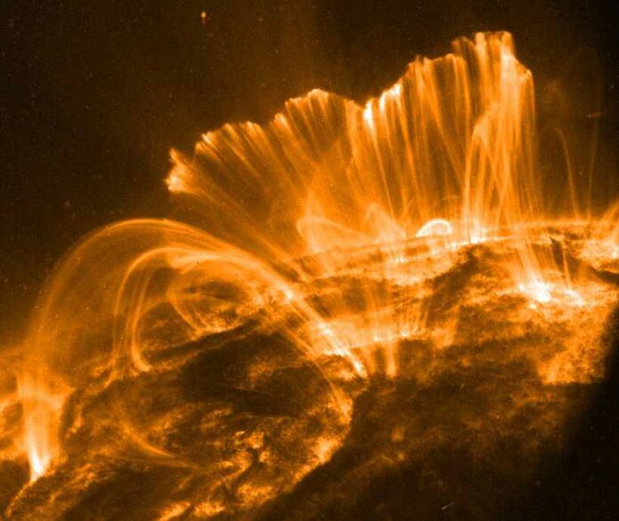 Solar_Storm_(4445502685)