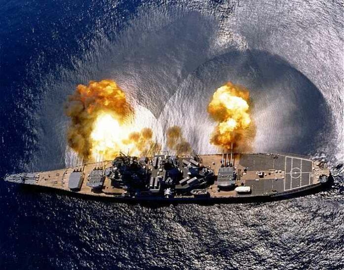 Uss_iowa-VS-schip