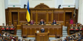 Jonge Oekraïners vluchten: Zelensky laat grenzen bewaken met drones