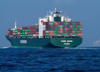 Nadat VS Jemen opnieuw bombardeerde, vallen Houthi Amerikaanse leger-transportschepen aan