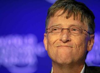Bill Gates beveelt overheid om burgers die ‘non-mainstream’ online content delen op een zwarte lijst te zetten