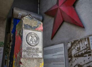 Duitsland kondigt grootscheepse plannen aan om de meningsuiting, het reizen en de economische activiteiten van politieke dissidenten aan banden te leggen, om de “denk- en spraakpatronen” van de eigen bevolking beter te kunnen controleren