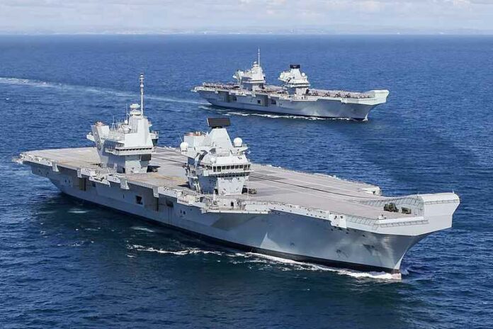 Vliegdekschip HMS Queen Elizabeth and HMS Prince of Wales