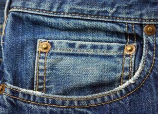 Wetenschappers beweren nu dat het dragen van jeans “slecht voor het milieu” is