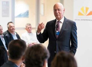 Klaus Schwab: De hersenen van WEF Young Global Leaders ‘zullen worden gekopieerd met AI’ als ze sterven