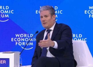 Nieuwe Britse premier Keir Starmer: “We moeten afrekenen met de Anti-Vaxxers”