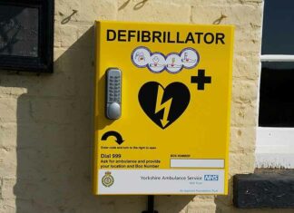 VK installeert op elke school defibrillatoren vanwege plotselinge toename hartproblemen