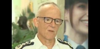 Britse politie dreigt buitenlandse burgers te vervolgen en uit te wijzen die ‘Orwelliaanse’ online-spraakwetten overtreden
