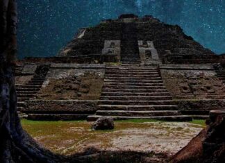 Verslagen beweren dat klimaatveranderingsgoden “ontstemd” zijn nu oude Maya-tempel in Mexico is ingestort
