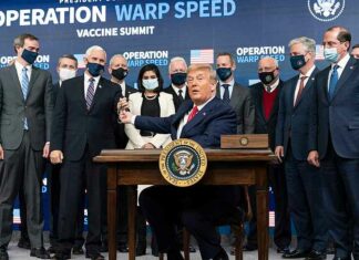Waarom weigerden Trump en Rogan om COVID-vaccin aan te raken in drie uur durend interview?
