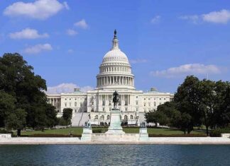 Honderden DC Deep State ambtenaren ontvluchten Amerika in aanloop naar januari