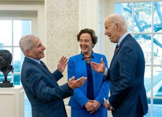 Biden bespreekt vergaande gratie voor Fauci’s hele carrière vanwege ‘idiote samenzweringstheorieën’