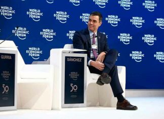 WEF kondigt ‘pseudoniem’ digitaal ID-systeem aan, met plannen voor sociale kredietscore en koolstofrechten