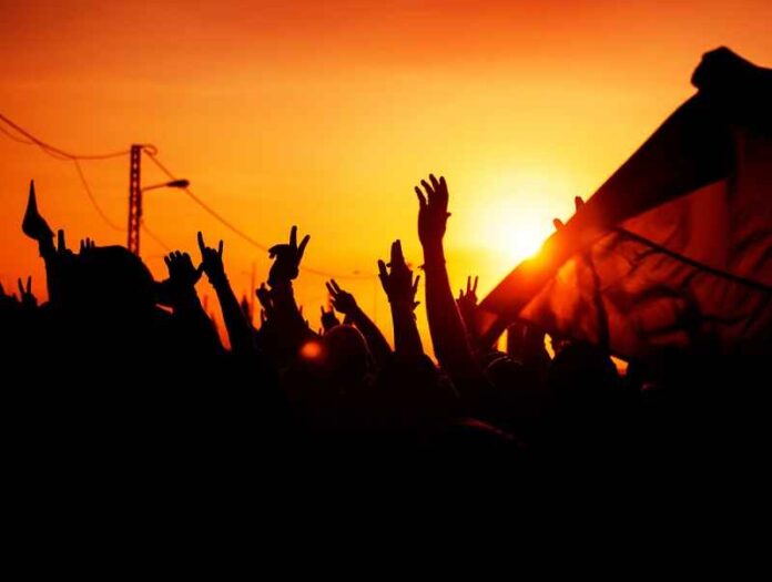 Depositphotos_41721217_S-revolutie