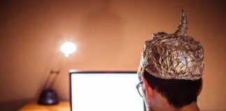 De uitdrukking “samenzweringstheorie” moet veranderd worden in “logische veronderstelling” omdat bijna elke theorie de afgelopen 25 jaar waar gebleken is