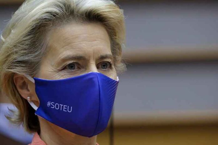 Depositphotos_410260982_red-Ursula von der Leyen